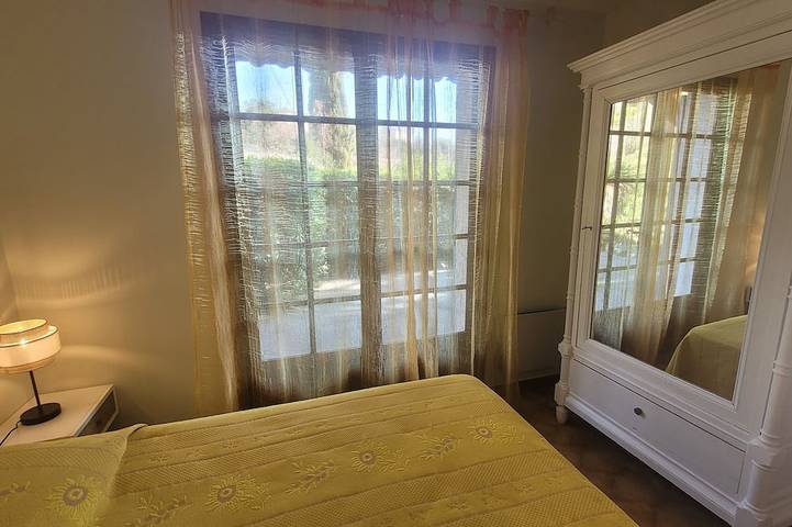 Ganze Wohnung, 3-room villa with garden. in Grasse, Mittelmeerküste (Frankreich)