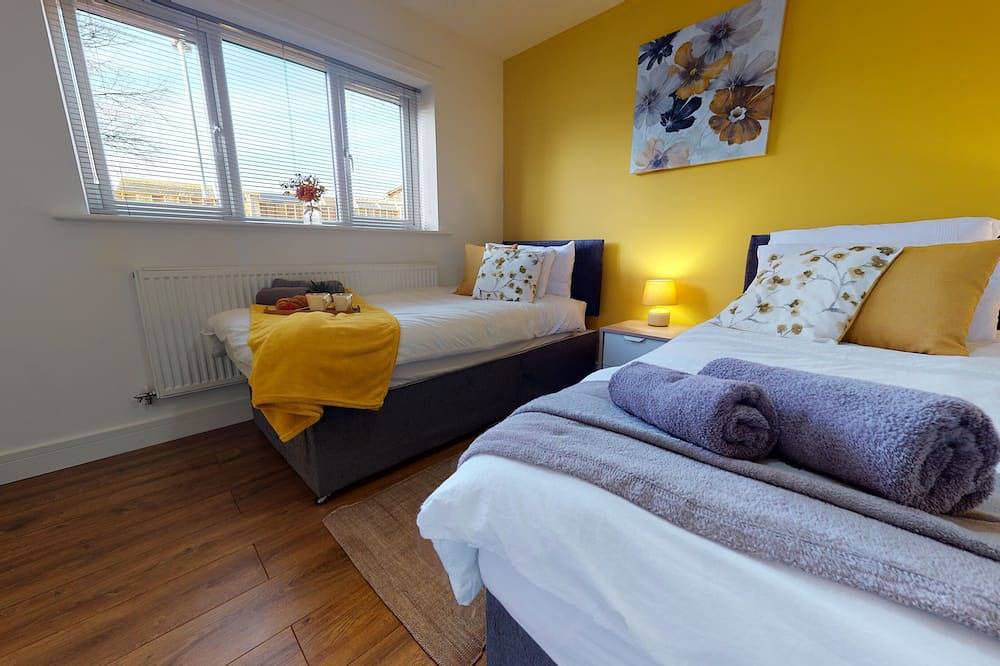 Entire apartment, Srk- Secure Brand New Luxury Green View Lodge in Peterborough
