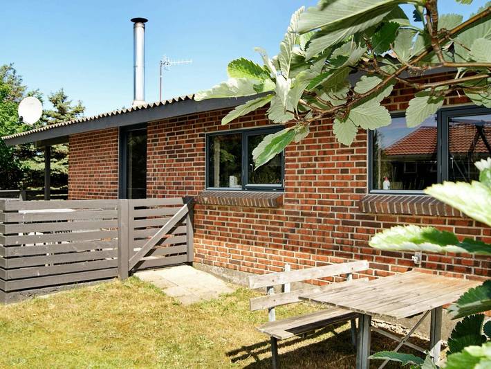 Ferienhaus für 6 Personen, mit Terrasse und Sauna in Vorupør