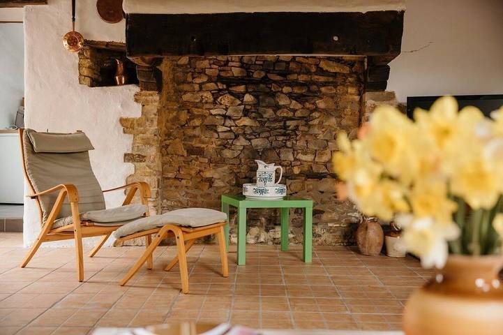 Location de vacances pour 4 personnes, avec piscine et jardin dans Teillay