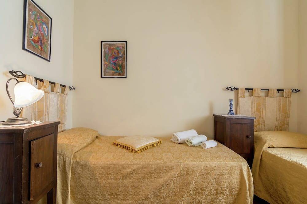 Entire apartment, Apartment in Todi with Pool and Garden in Todi, Perugia Province