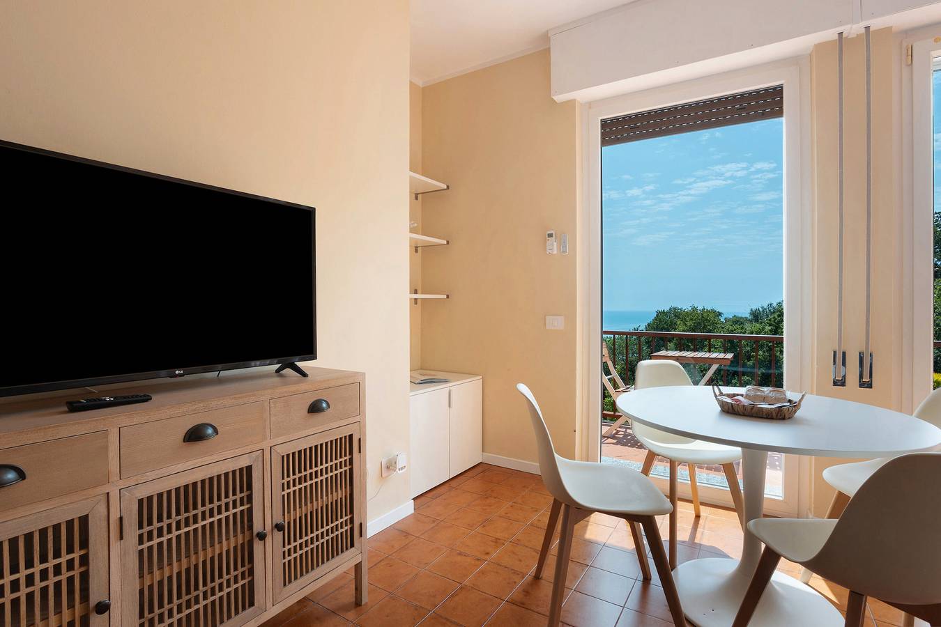 Apartamento entero, Apartment 'Casa Blu' with Sea View, Wi-Fi and Air Conditioning in Lerici Municipio, Parque Natural Regional de Montemarcello-Magra-Vara