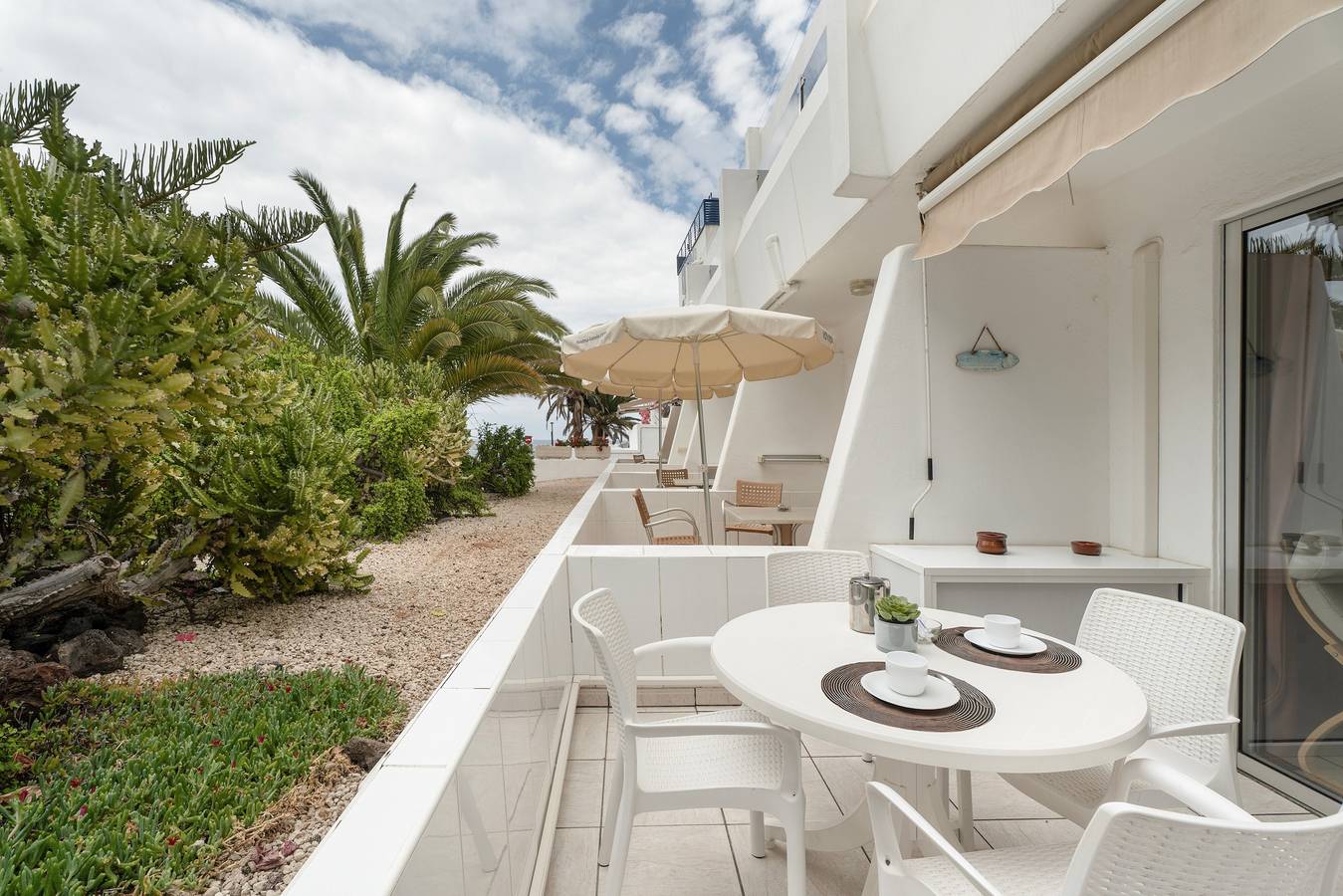 Casa de Férias 'Lovely One Bedroom' com Piscina Partilhada, Terraço Privado e Wi-Fi in Playa Puerto Colón, Adeje