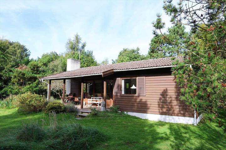 Ferieudlejning for 2 personer, med terrasse i Ellinge Lyng