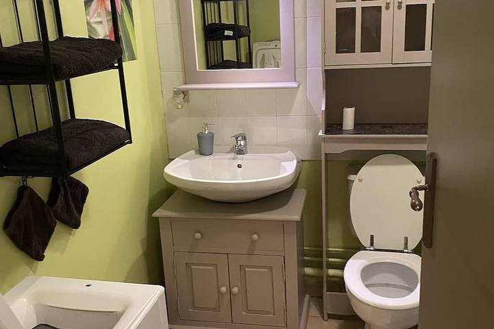 Appartement entier, Appartement Cosy avec jardin et parking in Fontainebleau, Seine-et-Marne