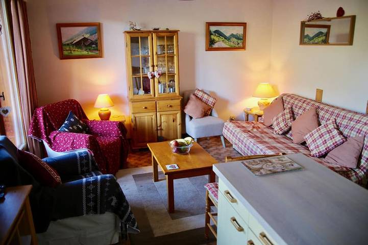 Entire apartment, Very well appointed Apartment in Chatel , very convenient for shops ,restaurants in Châtel, Les Portes du Soleil
