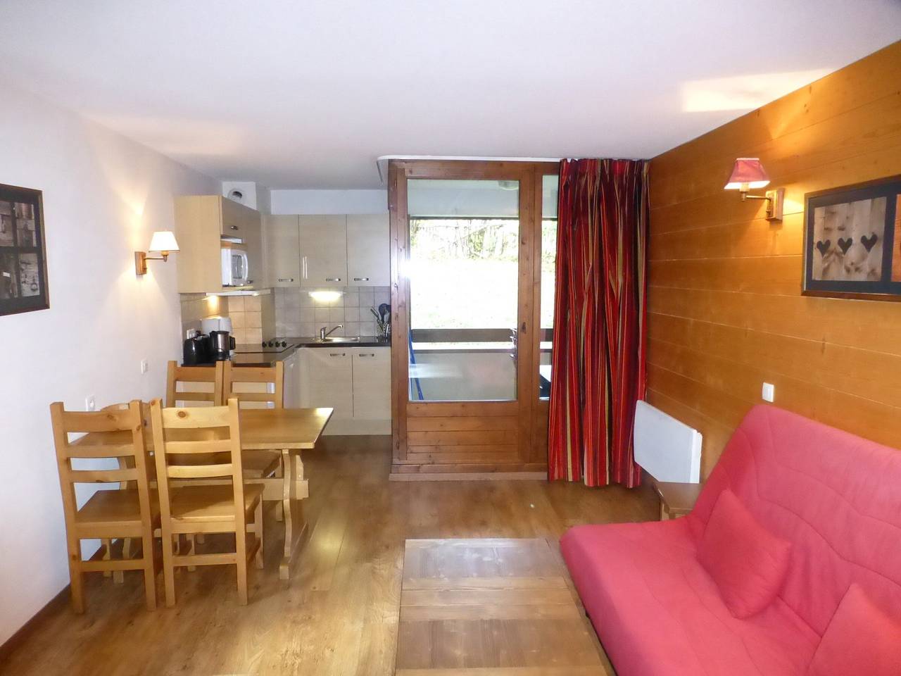 Entire studio, 2-Star Studio for 4 with Parking in Calm Area, Brides-les-Bains in Brides-les-Bains, Les Trois Vallées