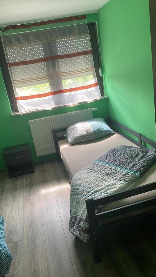 Ferienhaus für 9 Personen, mit Balkon und Terrasse sowie Garten und Ausblick in Düren - 2