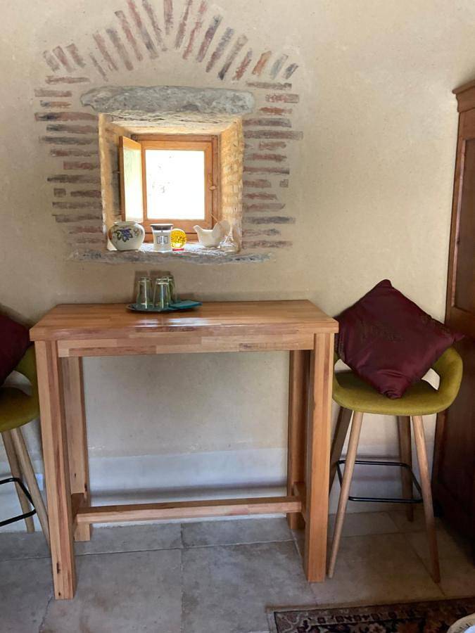 Chambre d’hôte pour 2 personnes, avec vue et jardin, animaux acceptés à Cajarc