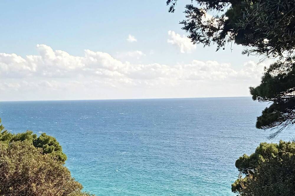 Simple stays and soulful experiences in charming Corfu in Glifada (Korfu), Korfu