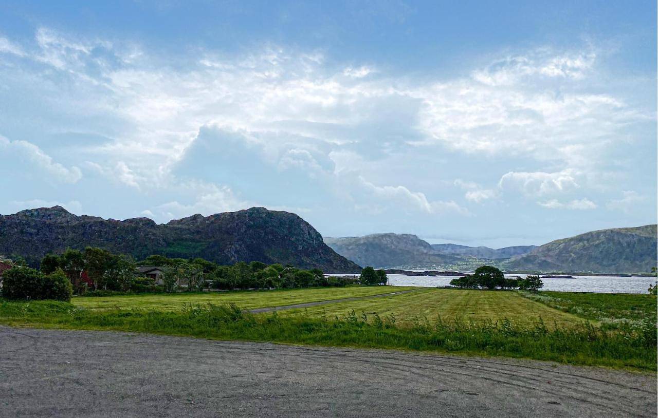 3 Bedroom Lovely Home In Nerlandsøy in Herøy