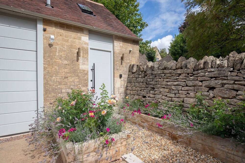 Luxury 2-Floor Annex on Private Estate in Stroud, Gloucestershire