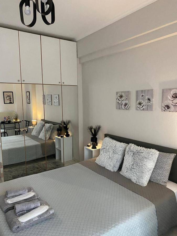 Gîte pour 2 personnes, avec terrasse et vue à Serrès - 4