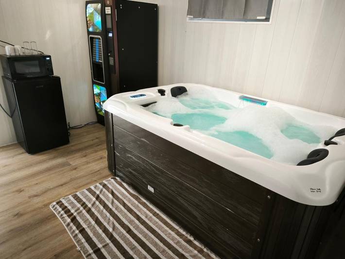 Gîte pour 4 personnes, avec Balcon ainsi que Jacuzzi et Terrasse à Blotzheim - 3