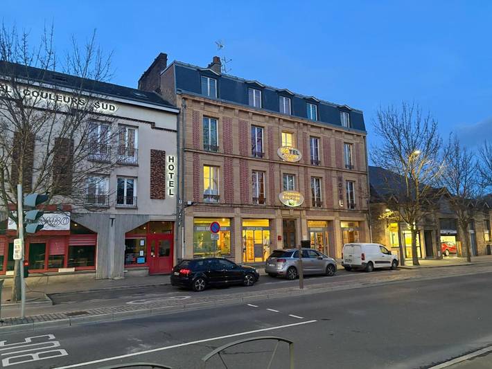 Hôtel pour 4 personnes, avec Terrasse ainsi que Jardin et Vue