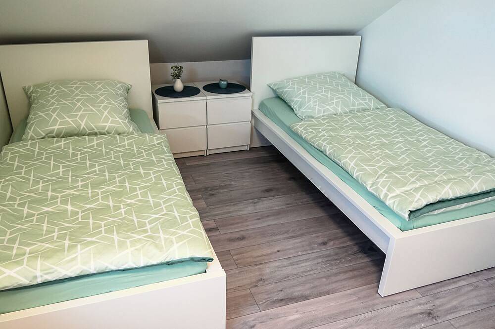Ganze Wohnung, Moderne Ferienwohnung in ruhiger Wohnlage in Waldachtal, Mittlerer Schwarzwald