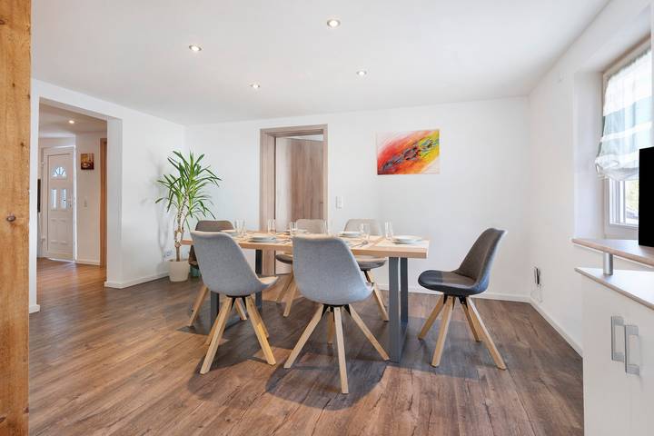 Entire apartment, Apartment 'Ferienwohnung Höhenluft' with Private Terrace and Wi-Fi in Engelsbrand, Northern Black Forest