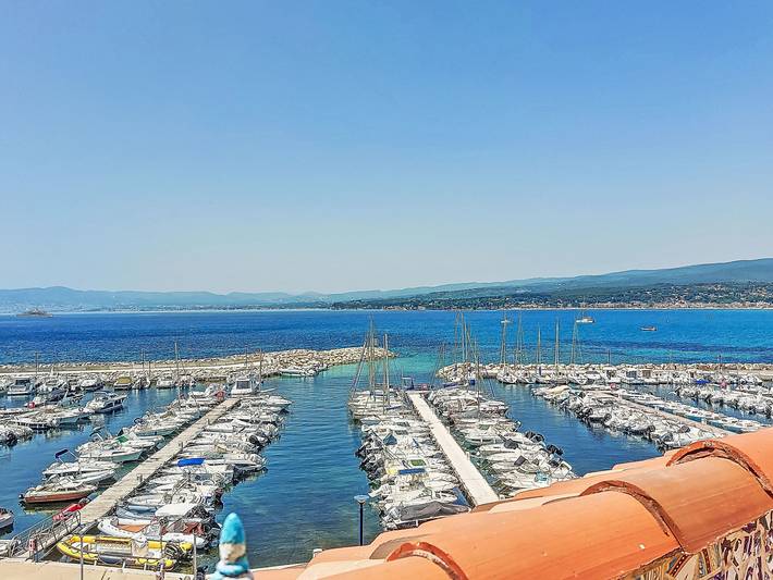 Location de vacances pour 4 personnes, avec jardin et terrasse à Saint-Cyr-sur-Mer