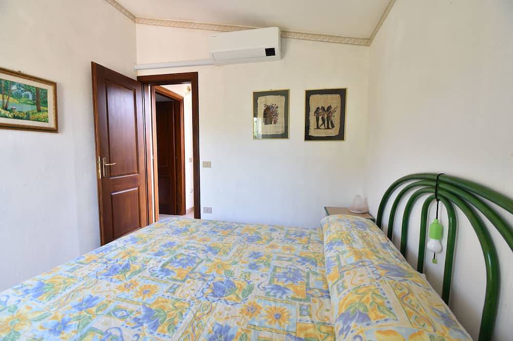 Villa with shared pool and sea view in Costa Paradiso, Trinità d'Agultu e Vignola und Umgebung
