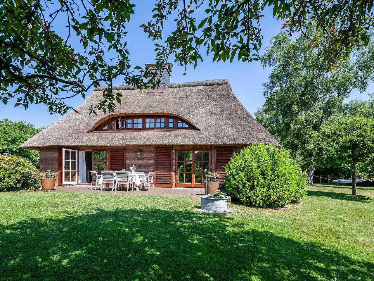 Ferienhaus Reetselig mit Pool, Sauna, Garten, Kamin Ofc 12 - Ferienhaus Reetselig in Südliche Ostseeküste