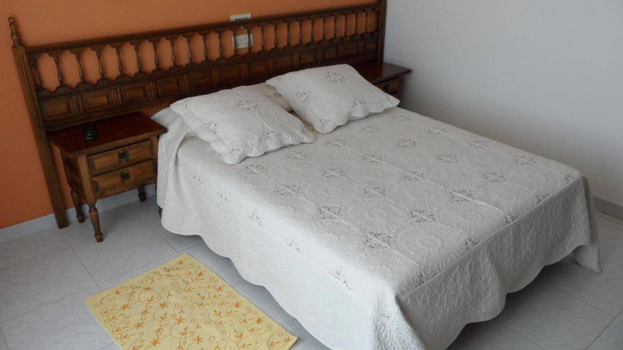 Triple Room with Bathroom in Sanxenxo, Rias Baixas