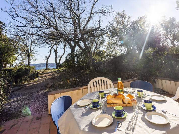 Ferienhaus für 6 Personen, mit Terrasse und Garten in Grimaud - 4