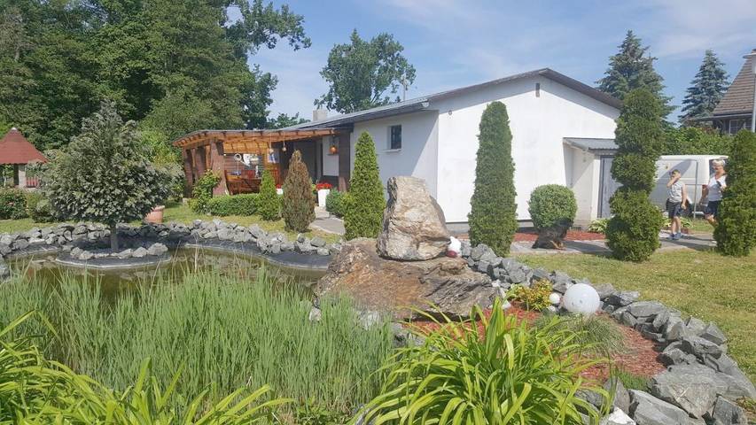 Ferienhaus für 2 Personen, mit Terrasse und Garten sowie Seeblick und Ausblick