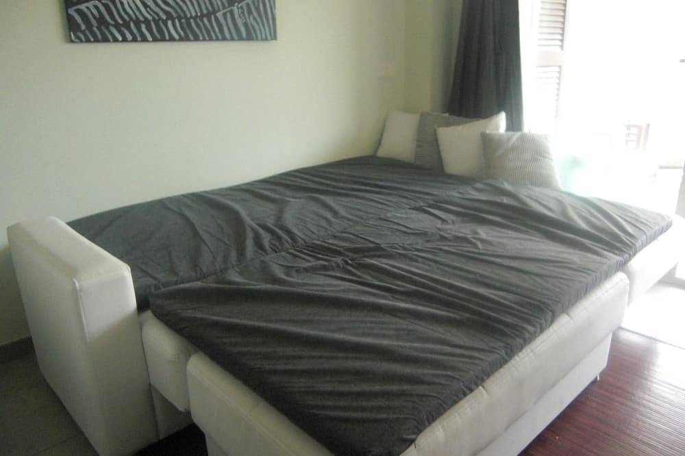 Apartamento entero, Golf.Piscinas.Tenis.Padel.Wifi. A/a in Panoramica Golf (Vinaros), San Jorge