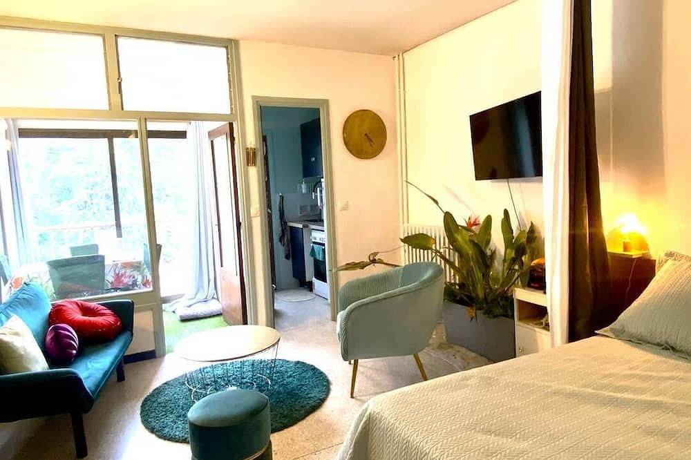 Entire apartment, Studio With Loggia A Few Meters From The Town Center And The Thermal Center in Vernet-les-Bains, Parc naturel régional des Pyrénées catalanes