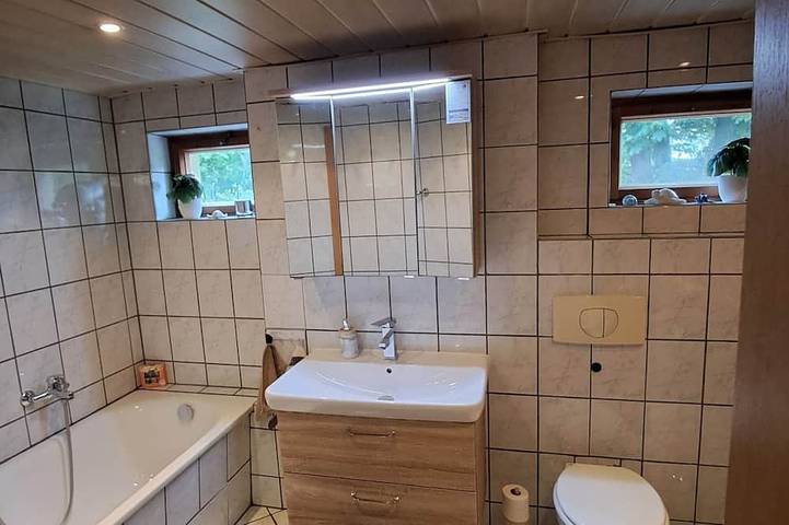 Gemütliches Ferienhaus mit Sauna, direkt am Wald. Vierbeiner Willkommen! in Crossen an der Elster, Saaleland