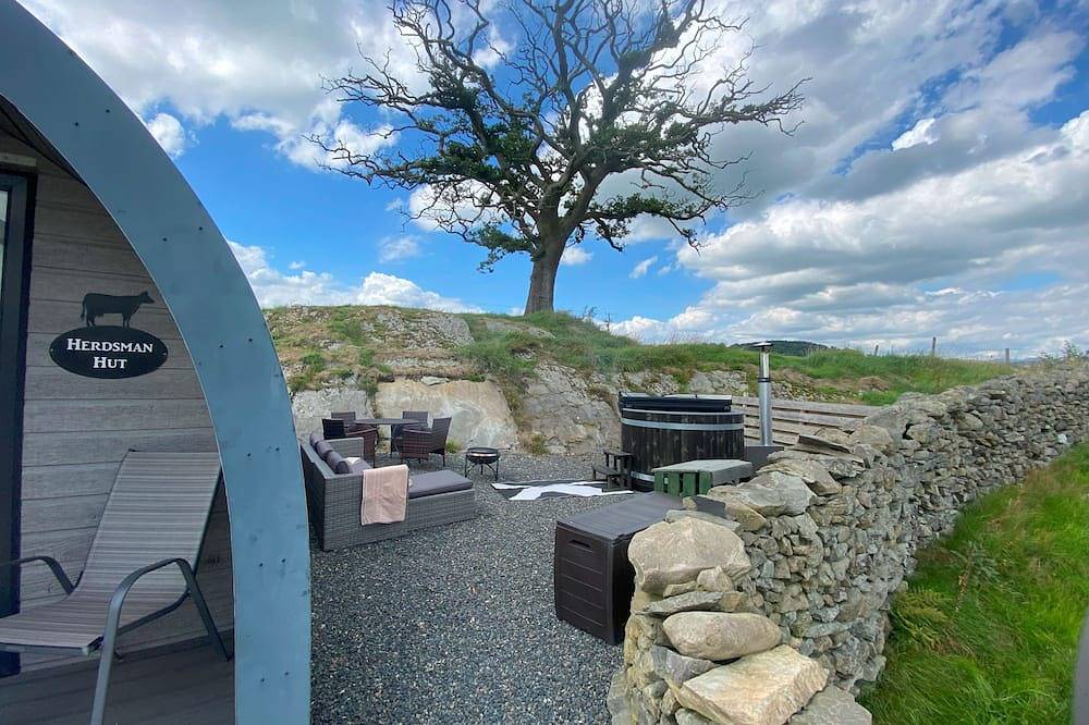 Luxury Glamping Pod with underfloor heating, on a working farm (Dog-friendly) in Lake District