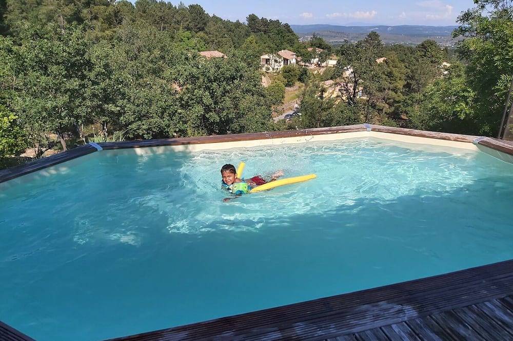 Tolles Haus, Pool und Panoramablick. Charakterdorf, südliche Ardèche. in Chassiers, Parc naturel régional des Monts d'Ardèche