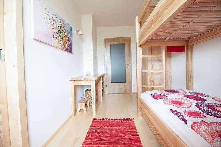 Ganze Wohnung, Ferienwohnung mit Südbalkon in Riedering, Chiemgauer Alpen