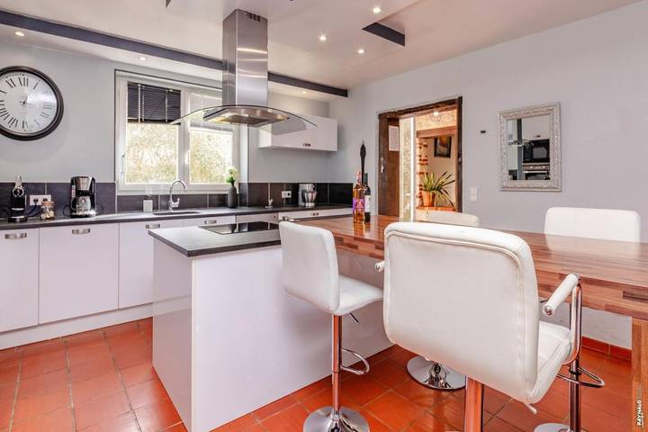 Location de vacances pour 12 personnes, avec Jacuzzi et Terrasse ainsi que Jardin et Piscine à Puybegon - 4