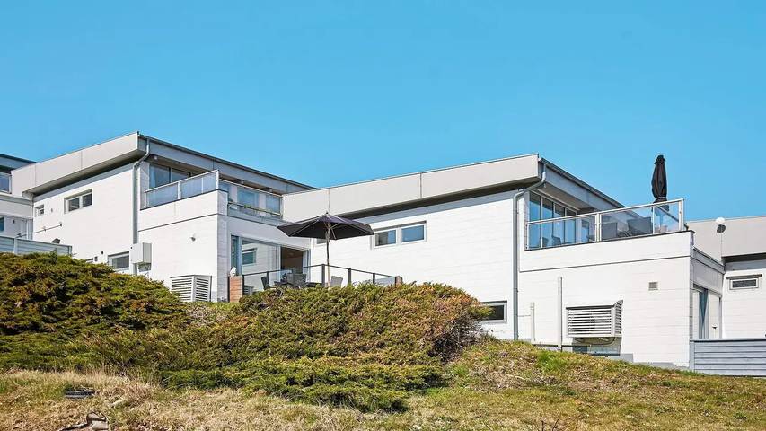 Ferieudlejning for 6 personer, med terrasse i Allinge-Sandvig