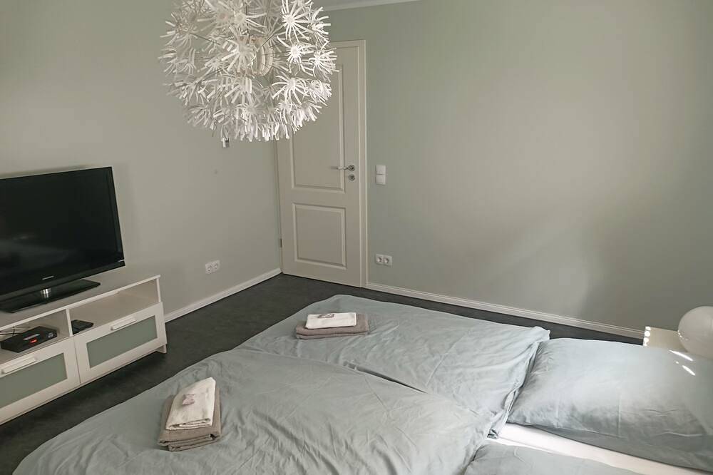 Appartement entier, Appartement calme de 82 m² avec sauna, chauffage par le sol et grande terrasse in Stolberg, Naturpark Hohes Venn-Eifel