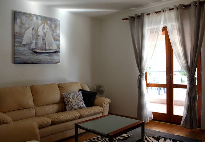 Ferienwohnung für 8 Personen, mit Balkon/Terrasse in Sukosan