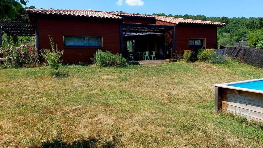 Location de vacances pour 4 personnes, avec bassin pour enfant et piscine ainsi que jardin et vue à Saint-Paul-le-Jeune - 2