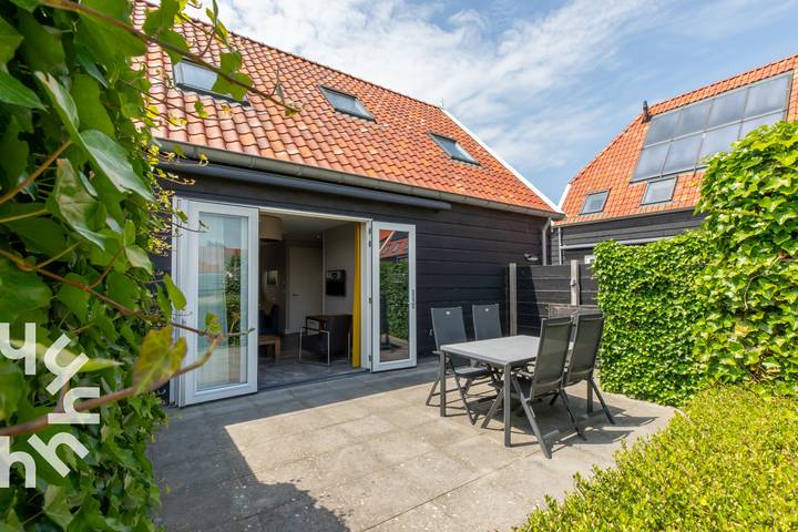 Ferienhaus für 4 Personen, mit Terrasse und Garten in Oostkapelle