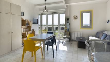 Gîte pour 5 personnes, avec piscine et balcon dans Plage Richelieu