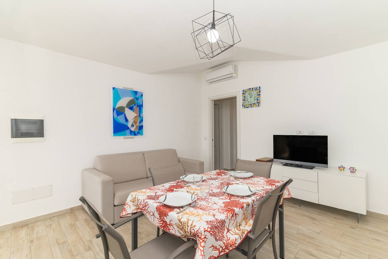 Casa vacacional 'Virgi Vista Mare' con vistas al mar, terraza privada y aire acondicionado in Budoni, Olbia-Tempio