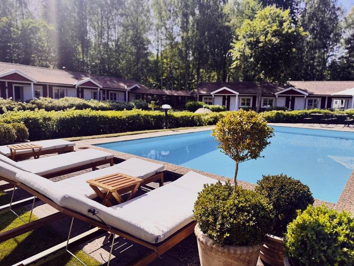 Hotell för 2 Personer, med utsikt samt bastu och trädgård och pool i Mjölby