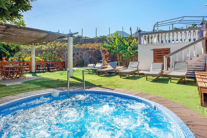 Casa de vacaciones para 6 personas, con Jacuzzi y Jardín
