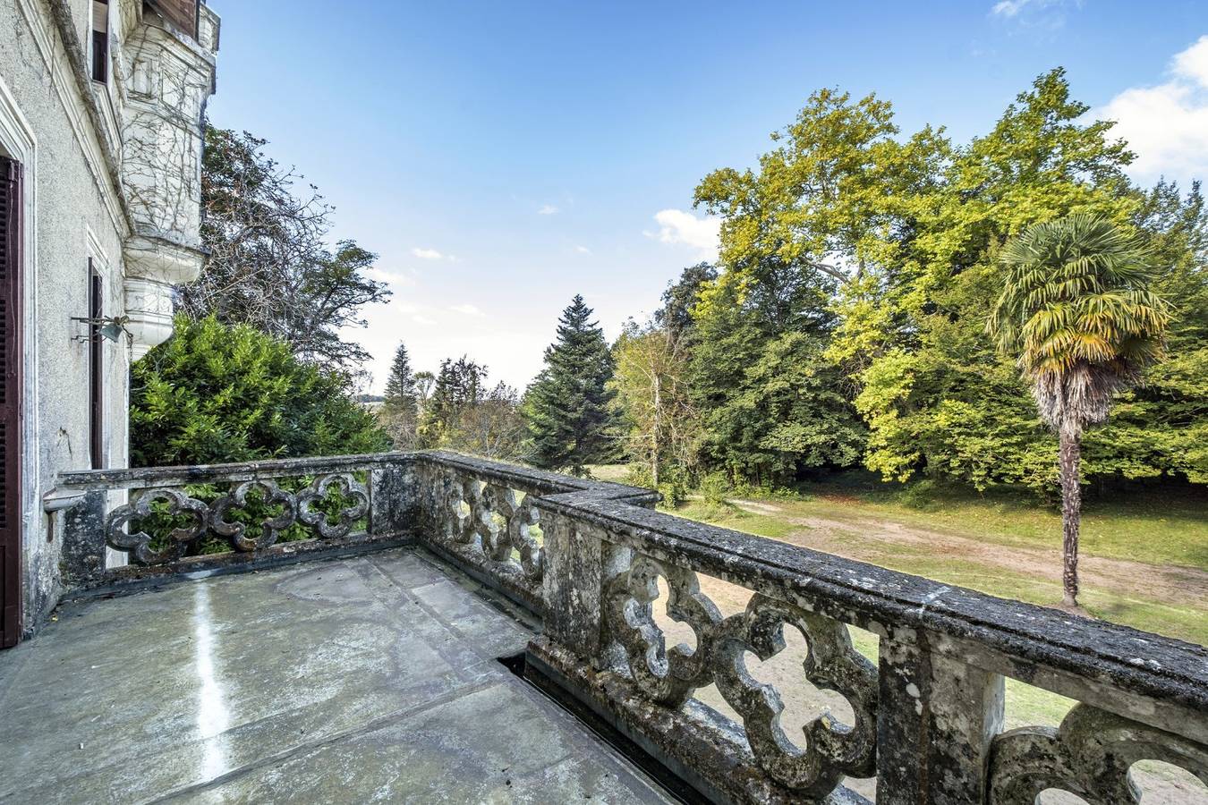 Chambre d'hôte au château de Puymoger - suite 1 in Javerlhac-et-la-Chapelle-Saint-Robert, Parc naturel régional Périgord-Limousin