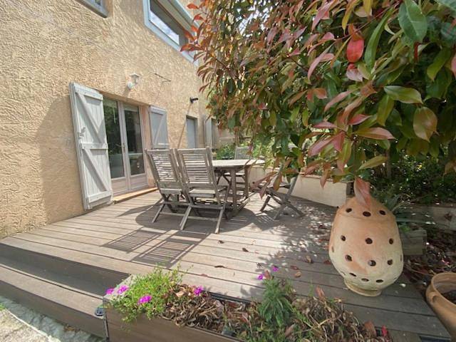 Villa pour 6 personnes, avec Terrasse et Jardin ainsi que Piscine et Vue à Carqueiranne - 2