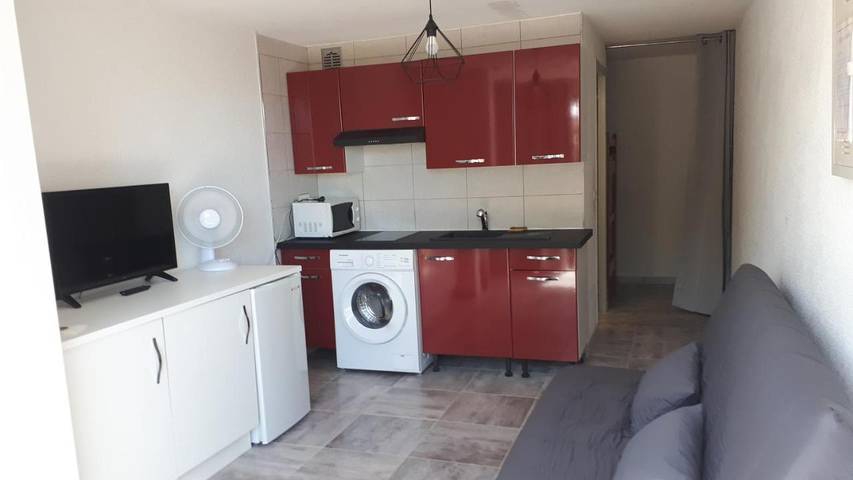 Gîte pour 4 personnes, avec vue et terrasse, animaux acceptés dans Plage du Grazel - 3