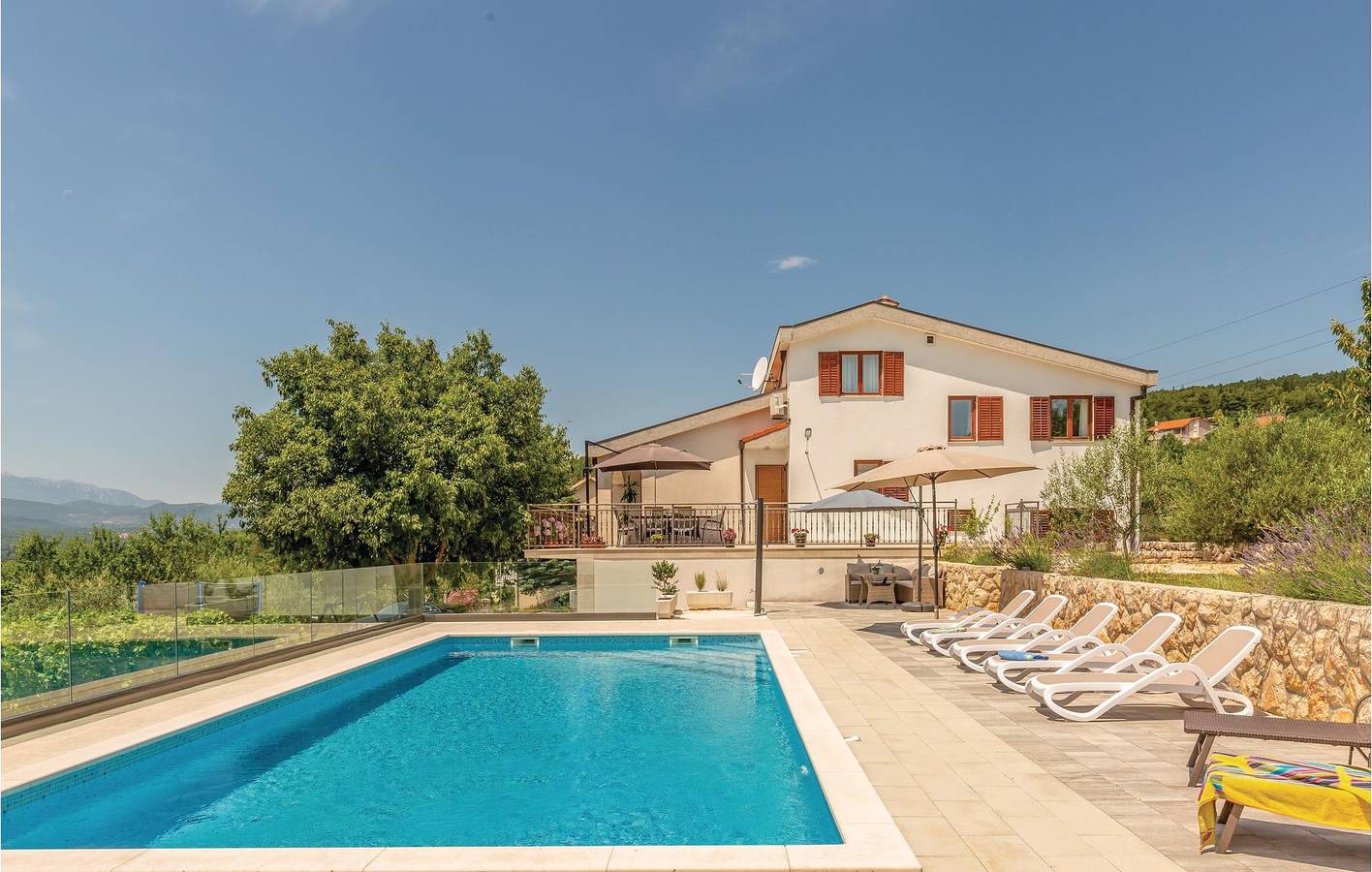 Gemütliche 1-Zimmer-Wohnung mit Pool in der Nähe des Stadtzentrums von Imotski in Imotski, Makarska Riviera