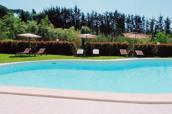 Casa vacanza per 4 persone, con piscina e giardino, con animali domestici a Firenze