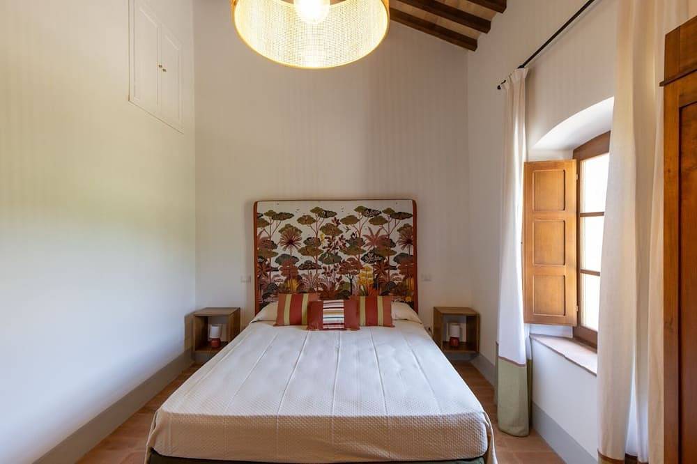 Private pool, A/C, Wifi, enchanting views, vineyards and 5mins to shops & bars in Fabro, Provincia de Perugia