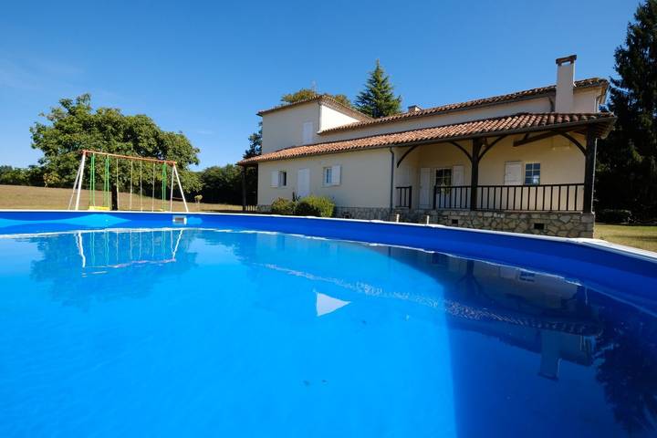 Location de vacances pour 10 personnes, avec jardin à Siorac-de-Ribérac